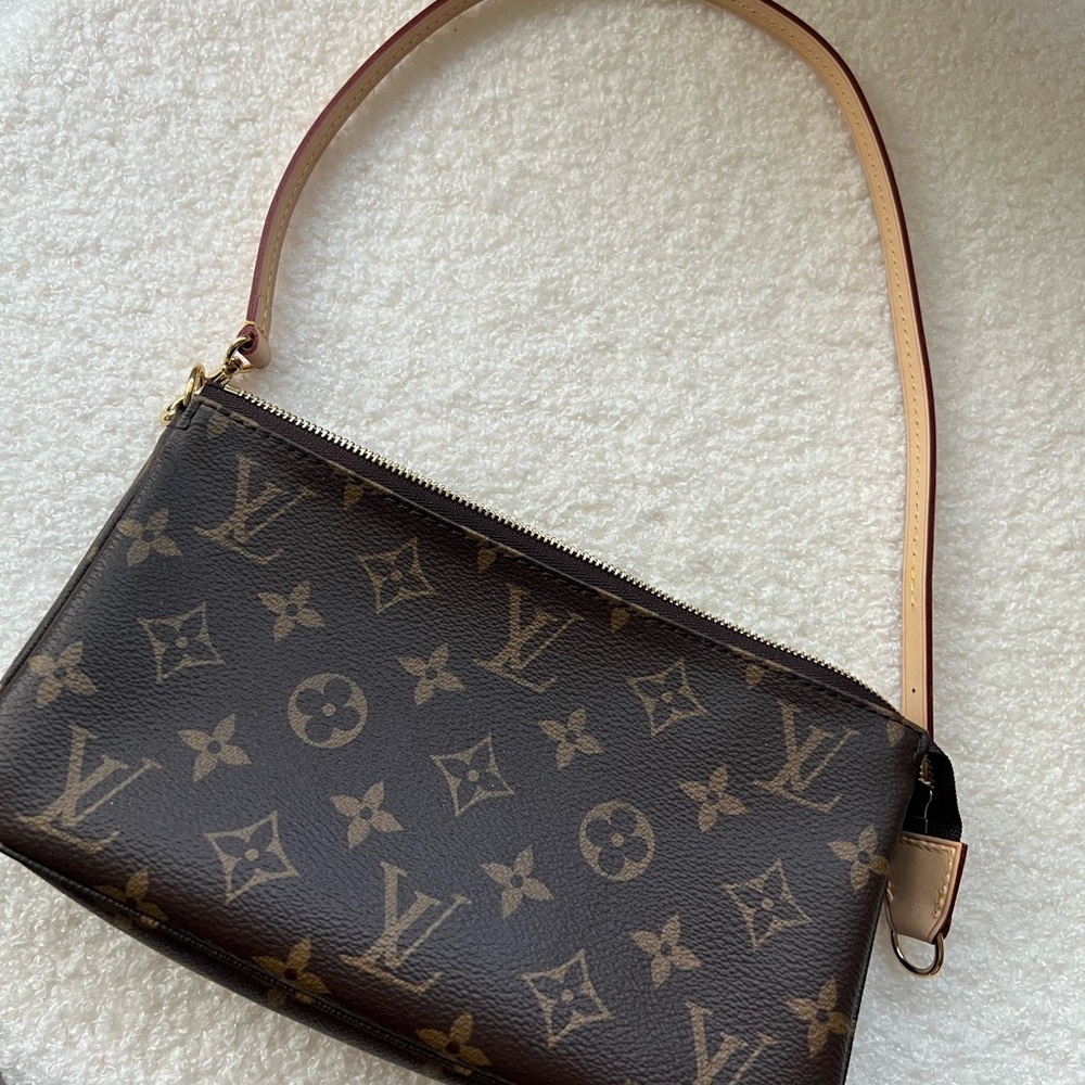 Louis Vuitton Brown Monogram Shoulder Bag with Vachetta Leather Strap